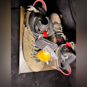 Glow in the dark/air Jordan 6 retro Travis scot